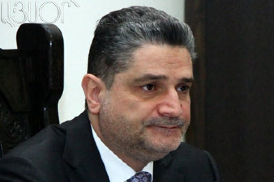 Նախկին վարչապետը Հայաստանում է. Նա մասնակցում է հարսանիքների