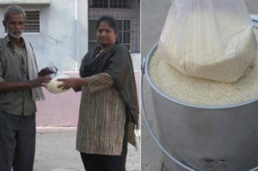 Rice Bucket Challenge: В Индии вместо обливания ледяной водой делятся рисом