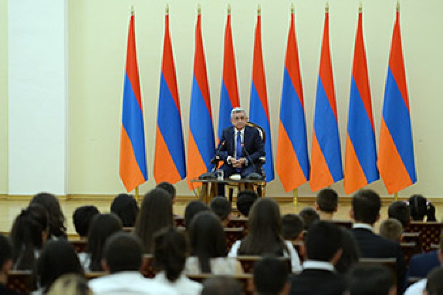 Նախագահը հյուրընկալել է հաջողությունների հասած դպրոցականներին