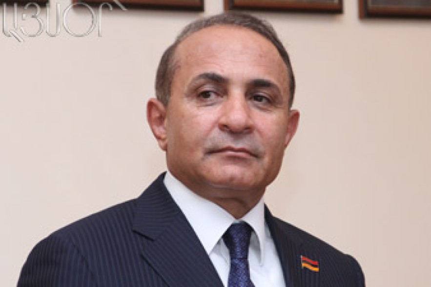 Հովիկ Աբրահամյանը հրավիրված չի եղել Ռուբեն Հայրապետյանի որդու հարսանիքին