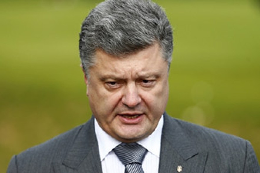 Порошенко: Украинские войска будут оставаться на своих позициях