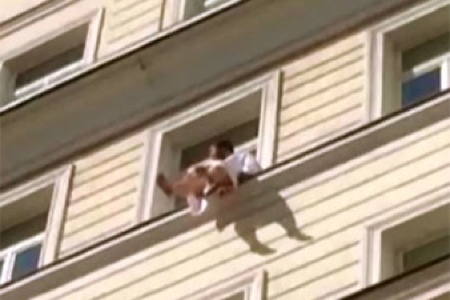 В центре Москве из окна гостиницы выбросился мужчина