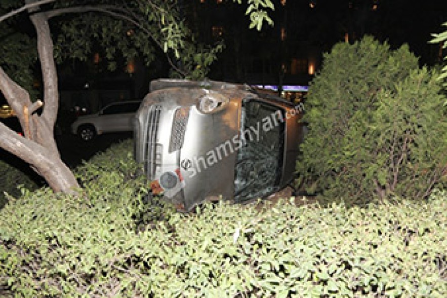 Driver hospitalized after crash on Abovian Street 