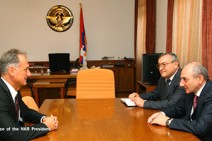 Bako Sahakyan receives Athletics Federation president Emmiyan 