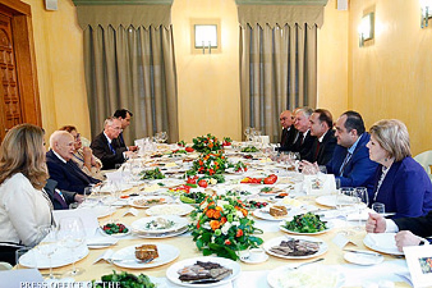 Հովիկ Աբրահամյանն աշխատանքային ճաշ է ունեցել Հունաստանի նախագահի հետ