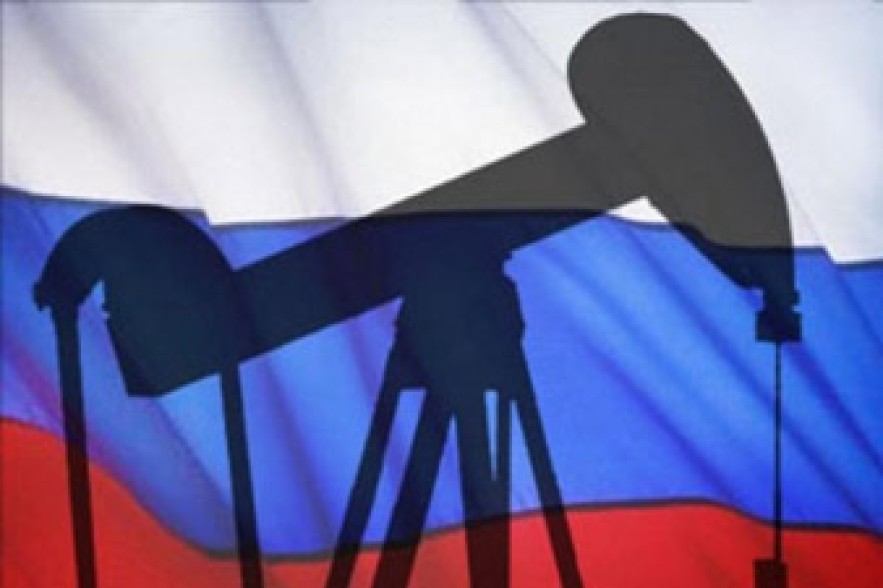 Снижение цен на нефть ударит по России сильнее, чем санкции – СМИ