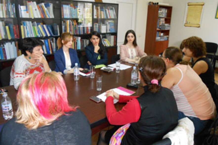 ՄԻՊ գրասենյակում քննարկվել է հղիների նպաստի կրճատում նախատեսող օրինագիծը