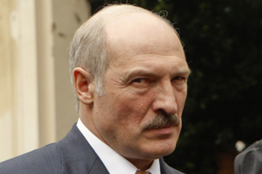 Лукашенко признался, что готов был ввести войска на Украину