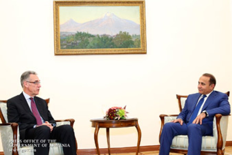 Hovik Abrahamyan receives French ambassador 