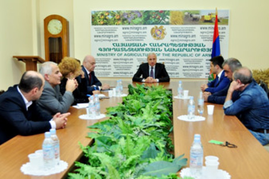 Սերգո Կարապետյանը հանդիպել է սպանդանոցների սեփականատերերի հետ