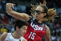 Basketball star cut in China by knife-wielding man