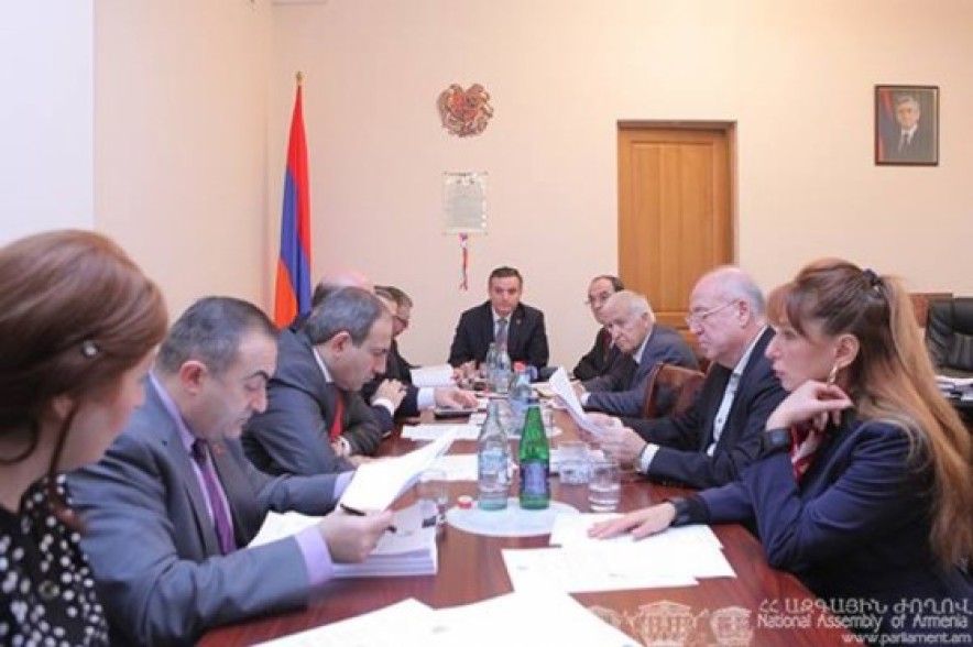 ԱԺ արտաքին հարաբերությունների հանձնաժողովում այսօր սկանդալային նիստ է տեղի ունենալու