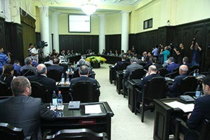 Կառավարությունը փորձում է խոշոր վարկ վերցնել միջազգային ֆինանսական կառույցներից