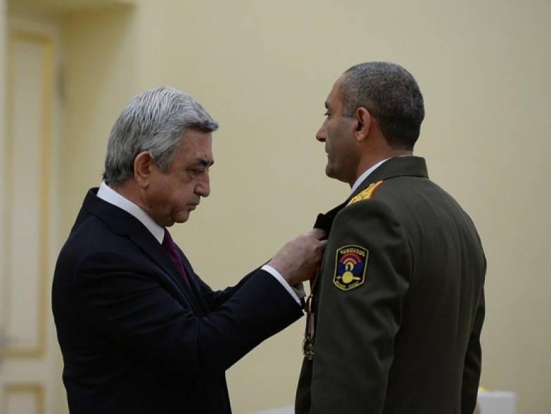 Group of servicemen receive state awards on Army Day
