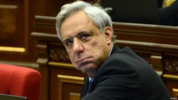 Vartan Oskanian may lay down mandate