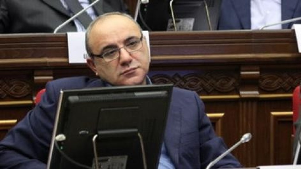 Gurgen Arsenyan visits presidential residence