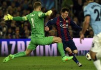 Messi hails 'phenomenon' Hart