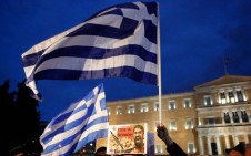Greece submits new reform plan to EU and IMF