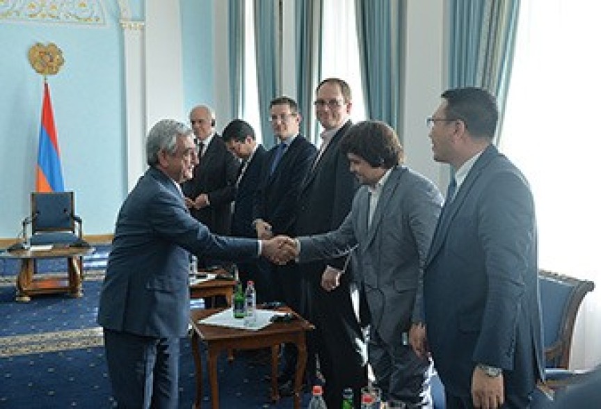 Armenian president hosts participants of IT forum