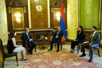 Armenia’s premier, Italian ambassador discuss economic cooperation