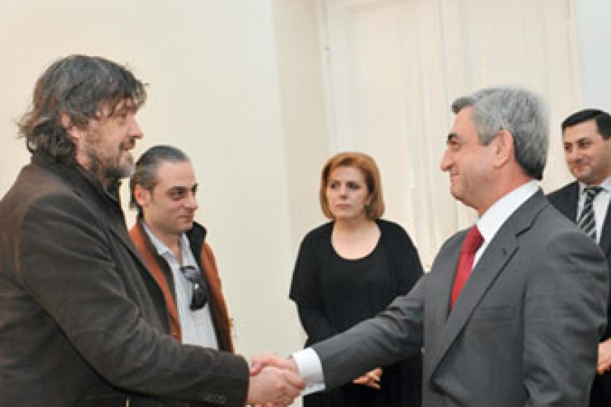 Կուստուրիցան խոստացել է աջակցել «Ոսկե ծիրան» կինոփառատոնին