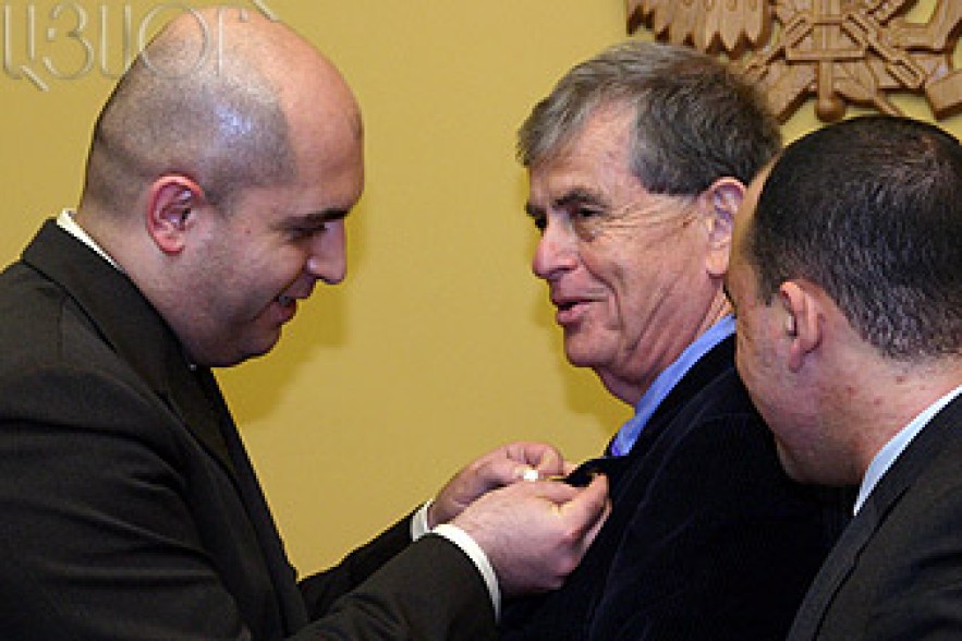 Aharon Cheykhanover was awarded with a golden medal