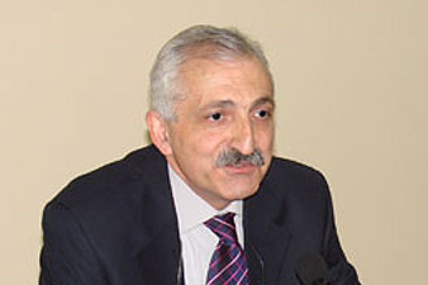 Բռնել ձեռքը, որը կառուցապատել է պուրակները