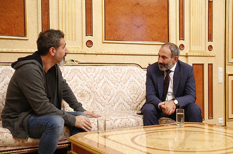 Թանկյանը կառավարությունում հյուրընկալվել է Փաշինյանին
