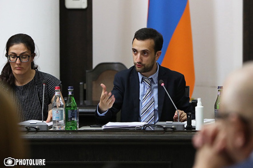 Ազգային ժողովում ԸՕ-ի քննարկման ժամանակ Դանիել Իոաննիսյանի ելույթը և «բազառ» բառը առաջացրեց պատգամավորների վրդովմունքը