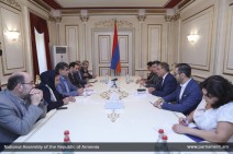 Armenia’s NA chairman receives Iran-Armenia parliamentary friendship group members