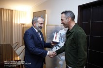 Armenian PM awards footballer Youri  Djorkaeff  with the Medal of Gratitude