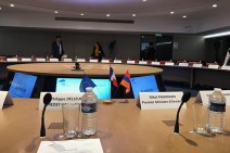 LIVE.Armenian PM conducts meeting with members of the Movement of the Enterprises of France