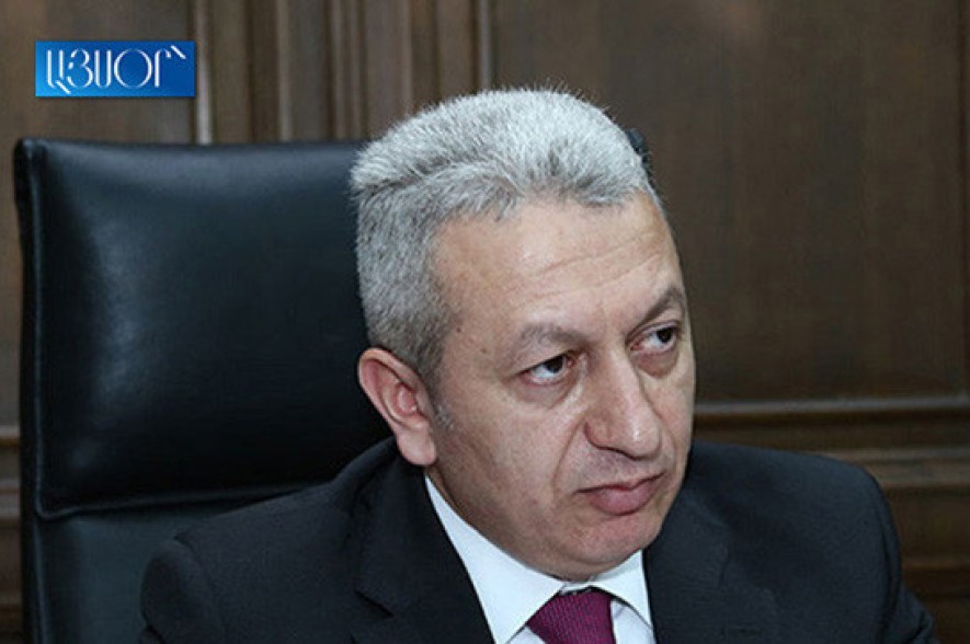 Министр финансов приглашен в парламент
