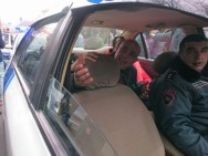 Situation on Mashtots-Tumanyan crossroad tensed: police removes three protesters, takes them to police cars