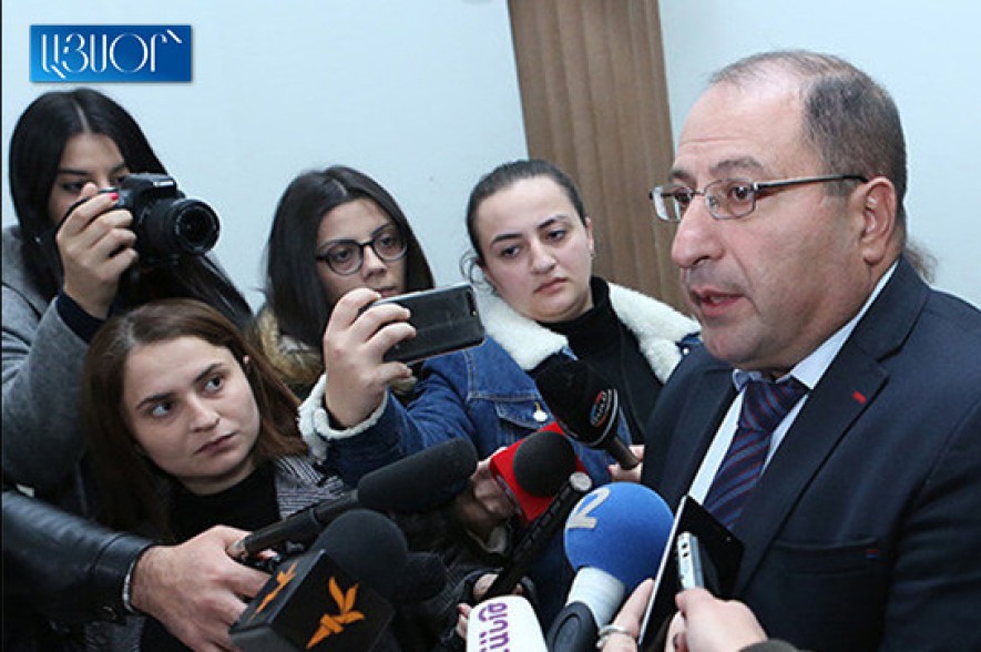 Խորհրդակցության մասնակցիների ցուցմունքներից միայն Արշակ Կարապետյանի ցուցմունքն է տարբերվում, որն էլ տրվել է պաշտոնի դիմաց. Քոչարյանի փաստաբանը՝ գործի նյութերից