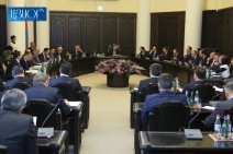 Guilty in low quality work to be brought to responsibility: Pashinyan on bad quality of road construction