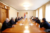 Бако Саакян и Ишхан Закарян обсудили вопросы, касающиеся организации в Арцахе 7-ых Всеармянских летних игр