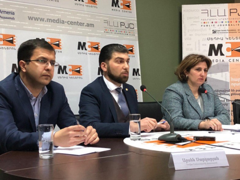 Давид Санасарян обещал отрезать себе руку, если какое-то СМИ представит видеоматериал о получении им взятки