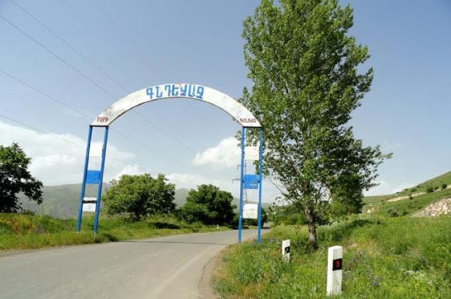 Fight occurs between residents of Gndevaz community and environmentalists fighting against Amulsar exploitation
