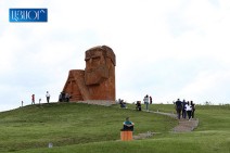 Artsakh enjoys 80% growth of pomegranate harvest  and growth of the number of foreign tourists: state minister