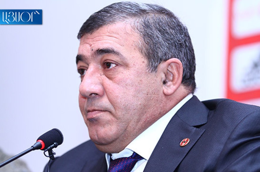 Ոստիկանությունը խուզարկություններ է իրականացնում Ռուբեն Հայրապետյանի տանը և նրա հետ առնչություն ունեցող շինություններում