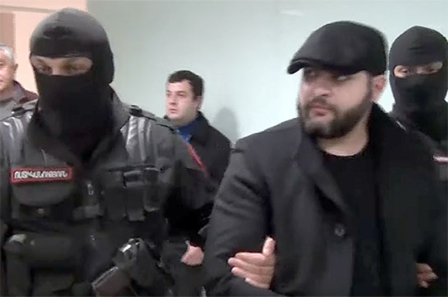 Племянник экс-президента Армении доставлен из Чехии в Армению (Видео)