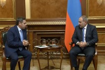 Armenia’s PM stresses importance of depoliticizing football at the meeting with newly elected AFF president