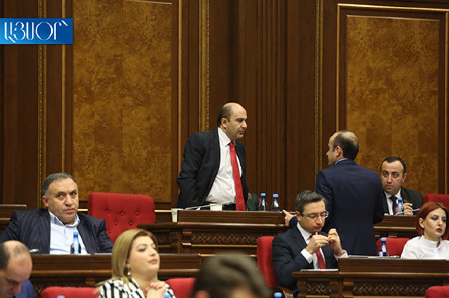 ԱԺ-ն ամբողջությամբ ընդունեց «օրենքով գողերի» վերաբերյալ օրենքի նախագիծը