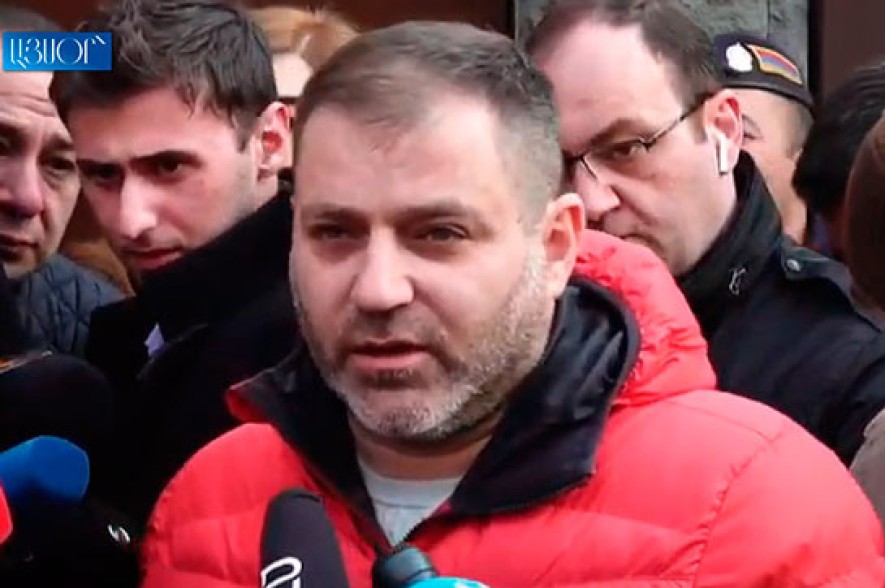 Narek Malyan leaves police building, says no illegal weapon found