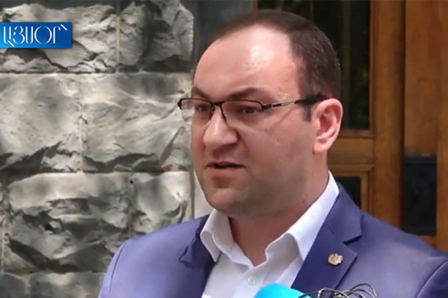 Արսեն Բաբայանը պահանջում է պատասխանատվության ենթարկել պատգամավոր Հրաչյա Հակոբյանին (Տեսանյութ)