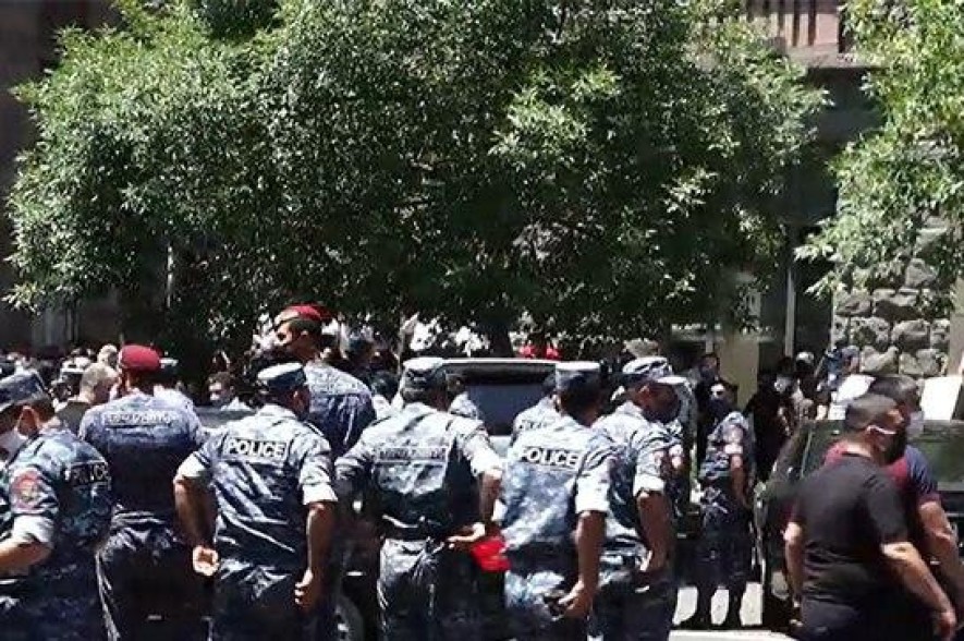 PAP leader’s supporters gathered outside NSS building demanding Nikol Pashinyan’s resignation