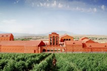 Armenia Wine: 10 years of staying close to consumers (Video)