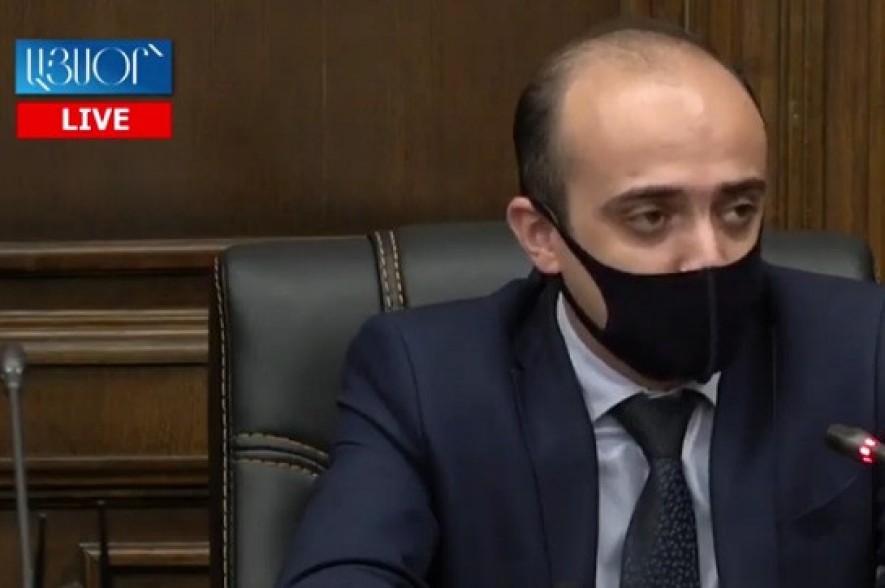 У меня есть основания подозревать, что власть с  осознанным лицемерием искажает конституционные требования – Тарон Симонян