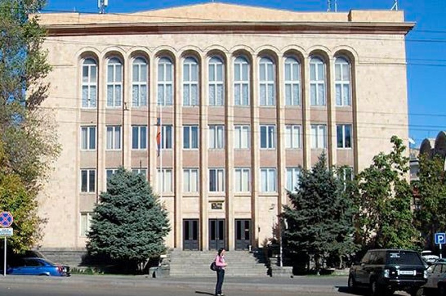Ոստիկանները դատավոր Հրանտ Նազարյանին թույլ չեն տվել մտնել ՍԴ շենք